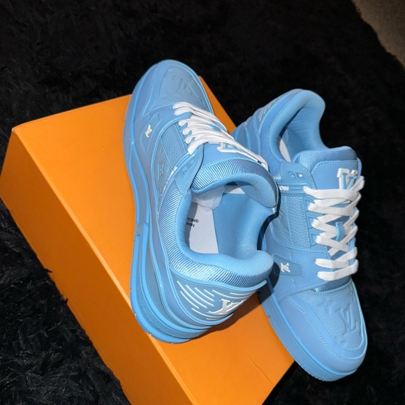 Louis Vuitton Trainers - Picture 4 of 6